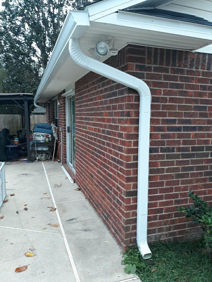 installing seamless gutters